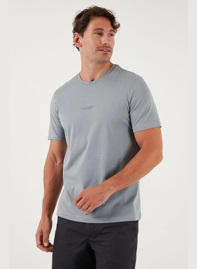 بوراتي تيشيرت قطن رجالي بطبعة وياقة دائرية مقاس عادي